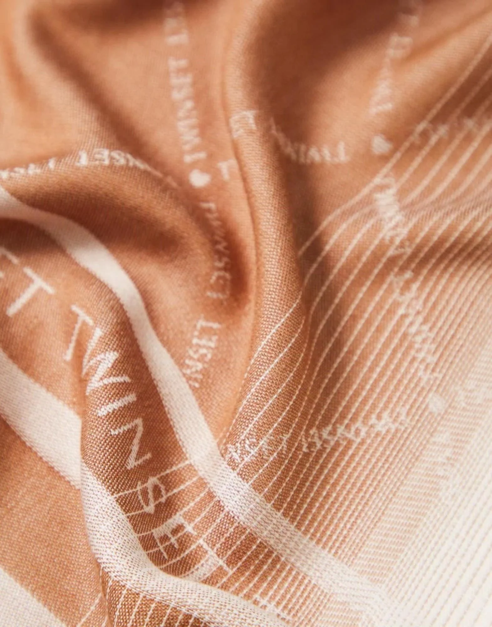 Twinset Kefiah jacquard con logo Donna - Image 3